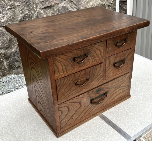 Cassettiera giapponese