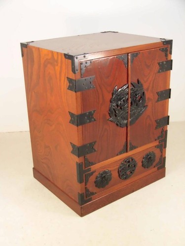 Cassettiera moderna